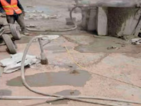 文儒镇水泥混凝土路面板底注浆技术 路面脱空注浆整治方案